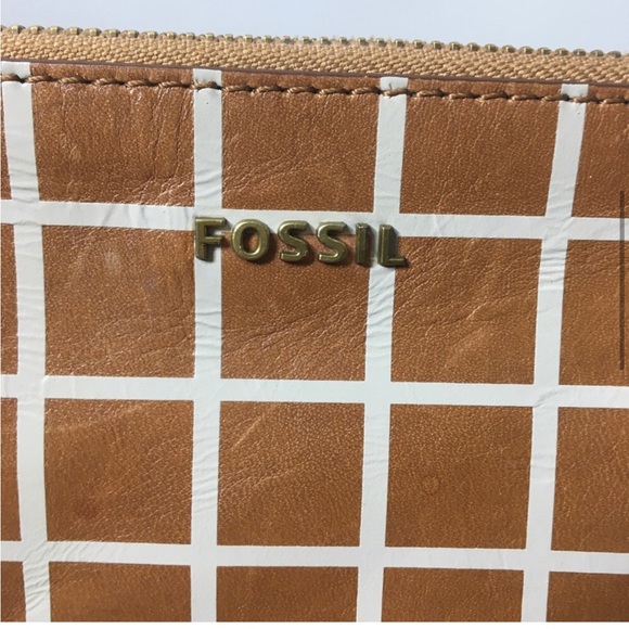 Fossil tan and white checkered leather crossbody bag. - Picture 6 of 14